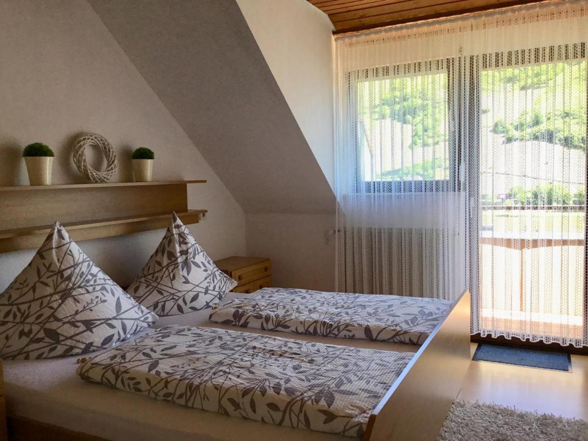 Mosel-Appartements Nehren Zell Extérieur photo